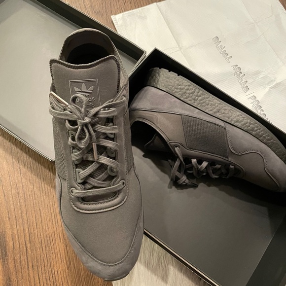 Adidas & Daniel Arsham “present” - Picture 3 of 3